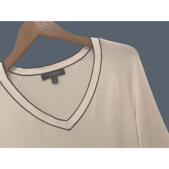 Banana Republic Womens Silk Cotton V-Neck Sweater Cream With Black Trim Long Sle - Picture 3 of 5